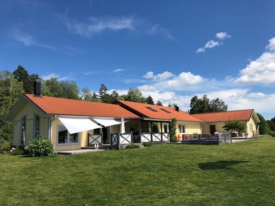 Romfartuna Myrby, Västerås - Photo 1