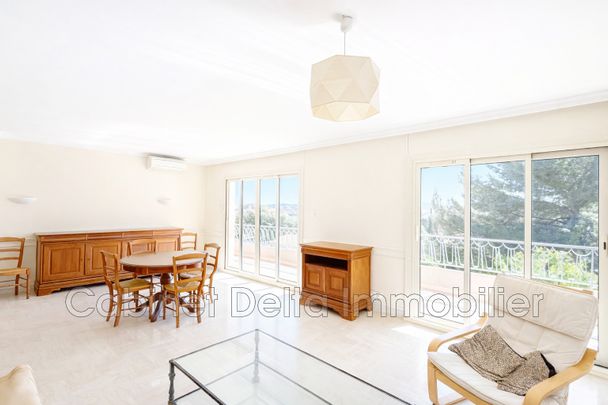 Location Appartement 3 pièces 89m² SANARY SUR MER 83110 - Photo 1