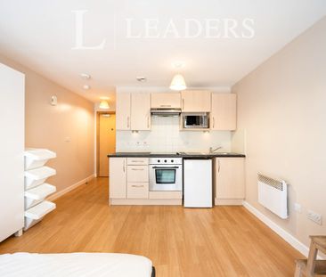 studio to rent The Roundhouse, Gunwharf Quays, Portsmouth, PO1 - Photo 5