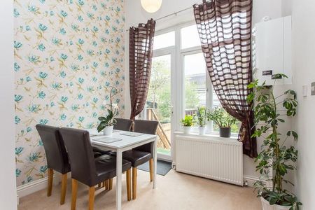 2 bedroom flat to rent - Photo 4