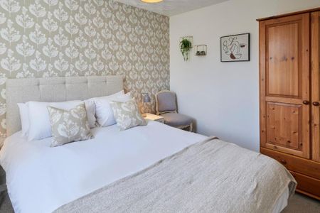 3 bedroom semi-detached house to rent - Photo 4