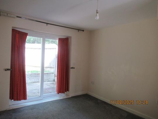2 bedroom end of terrace house to rent - Photo 1