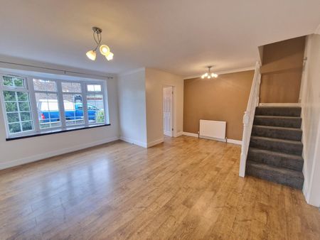 3 bedroom terraced house to rent - Photo 3