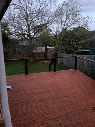 Frankston - Photo 1