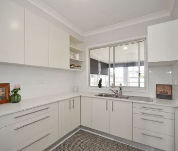 Family Home&excl;&excl; - Photo 4