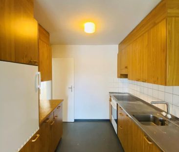 "Grossräumige, helle Wohnung mit Balkon und herrlicher Aussicht" - Photo 3