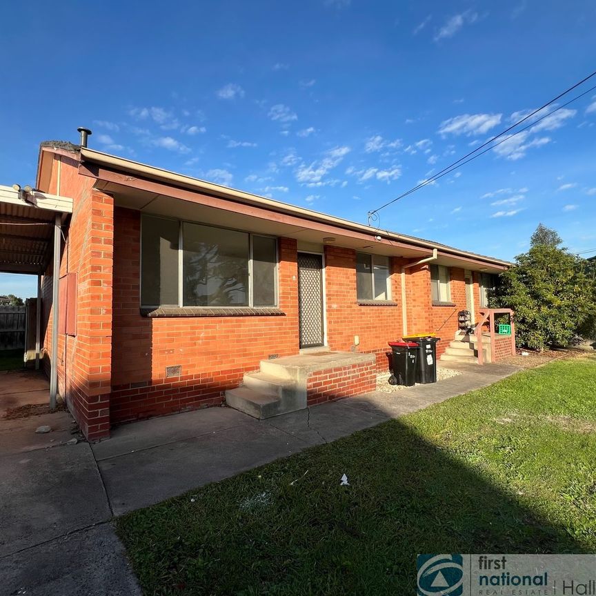 Freshly Updated Modern Unit in Prime Dandenong Location - Photo 1