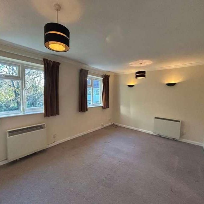 The Dell, Markyate, St Albans, AL3 - Photo 1