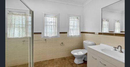 Spacious & Charming 2-Bedroom Home, Walk to Mudgee CBD - Photo 5