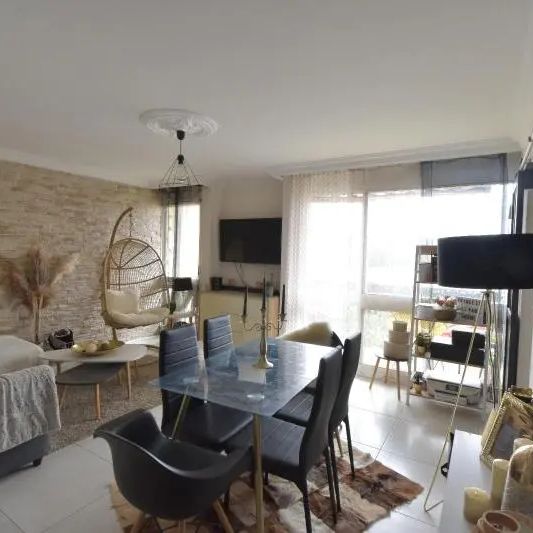 Appartement à louer 4 pièces 85.11m² - Photo 1