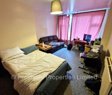 9 Beds in Hyde Park, Leeds - Photo 3