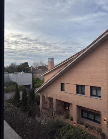 Piso de alquiler en Calle de Hoces de la Hermida, 17, Aravaca - Photo 4