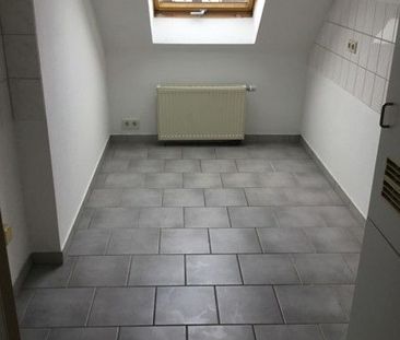 Zweiraumwohnung im Dachgeschoss mit Gas-Etagenheizung - Foto 2