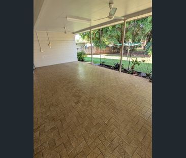 LOCATION!!! LOCATION!!!! - Photo 6