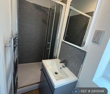 2 bedroom maisonette to rent - Photo 5
