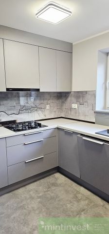 Mieszkanie z ogródkiem i miejscem postojowym - Zdjęcie 3