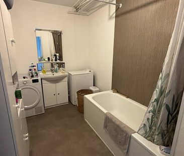 A louer superbe Appartement type F2 avec Ascenseur - Photo 2