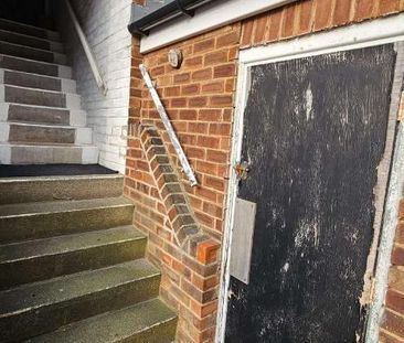 Manor Crescent, Rothwell, Leeds, LS26 - Photo 3