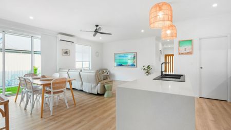 Immaculate Esplanade Home Offering Ultimate Newport Lifestyle - Photo 4