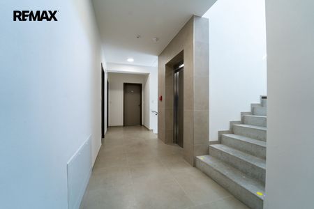 Pronájem bytu 1+kk v osobním vlastnictví 42 m², Kolín - Photo 2