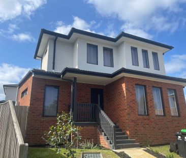 Near New 4 Bedroom Townhouse with Impressive Quality Fixtures - Photo 6