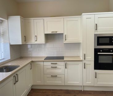 3 Bed Semi-Detached House, May Terrace, IG1 - Photo 2