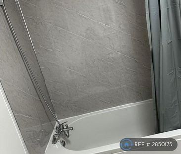 4 bedroom terraced house to rent - Photo 2