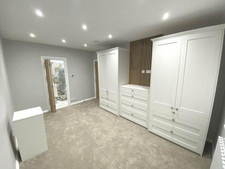 4 bedroom terraced house to rent - Photo 2