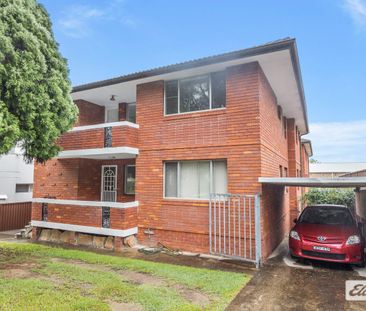 Charming Two-Bedroom Apartment in Roselands - Photo 3