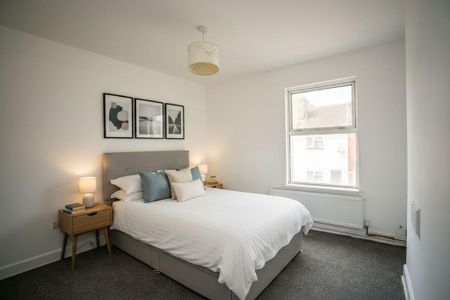 2 bedroom terraced house to rent - Photo 4