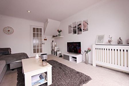2 bedroom terraced house to rent - Photo 2