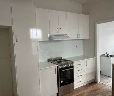 Charming 2-Bedroom House in the Heart of Erskineville - Photo 1