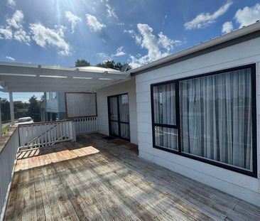 Spacious Family Home in Bellevue - Photo 4