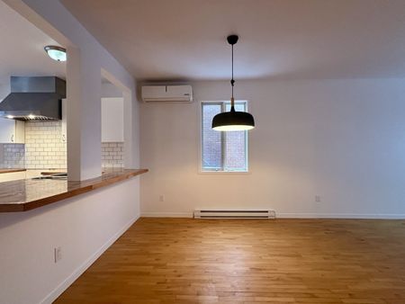 6720 27e Avenue, #2 - Photo 2