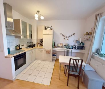 Düsseldorf-Düsseltal: 2-Zimmerwohnung mit Duschbad, Balkon und Einb... - Foto 1