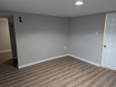 For Lease - 63 Pelham Road Unit# 5 - RM 2, St. Catharines, Ontario - Photo 2