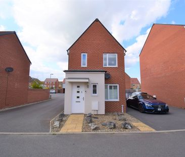 Martin Hunt Drive, Stanway, Colchester, Essex, CO3 8BL - Photo 2