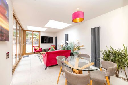 Rutland Square - Photo 3