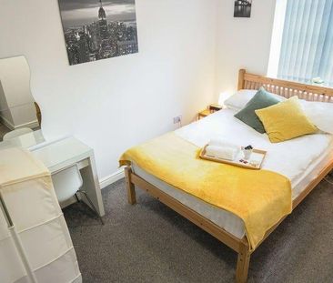 1 bedroom in a house share to rent - Photo 2