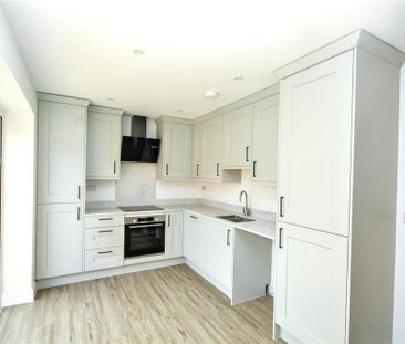 2 bedroom end of terrace house to rent - Photo 4