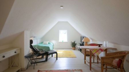 Bothfeld – Hübsches Apartment im Dachgeschoss mit Internet! - Photo 2