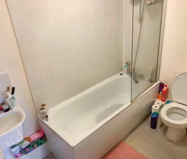 4 bedroom terraced house to rent - Photo 5