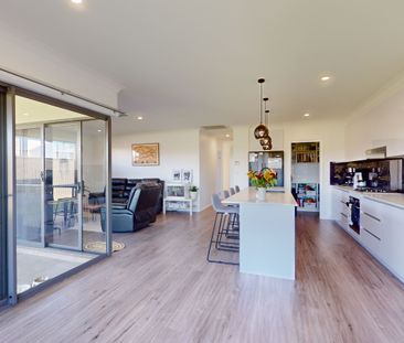 Southlakes Stunner! - Photo 5