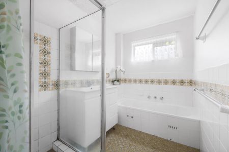 Spacious & Well-Located Two Bedroom Apartment - Photo 2