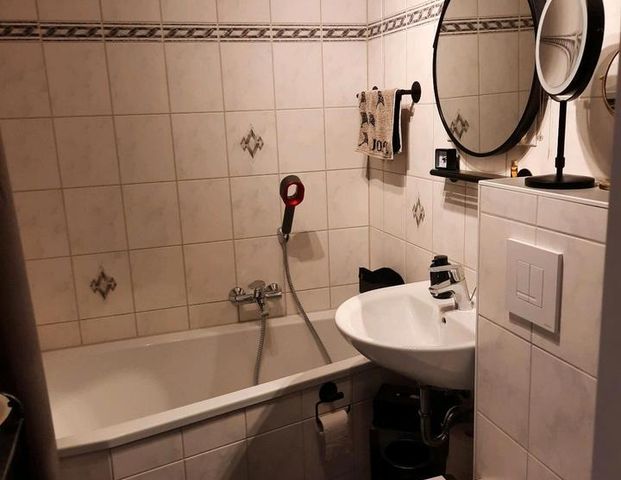 Nachmieter für 3-Raumwohnung mit Balkon und Fahrstuhl - Foto 1