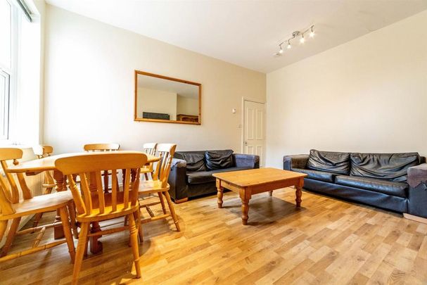 6 bedroom terraced house to rent - Photo 1