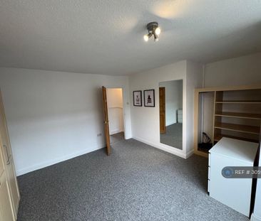3 bedroom end of terrace house to rent - Photo 5