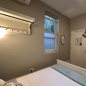 Private Room Walk to North Sydney Station and Greenwood Plaza in 8 Min - Photo 2