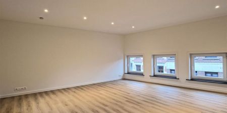 Appartement te huur in Péruwelz voor € 730 met 2 slaapkamers - Photo 3