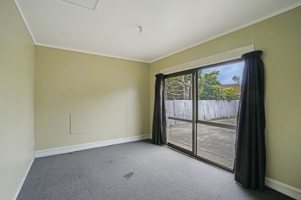 Five Bedroom Home In Central Manurewa - Photo 1